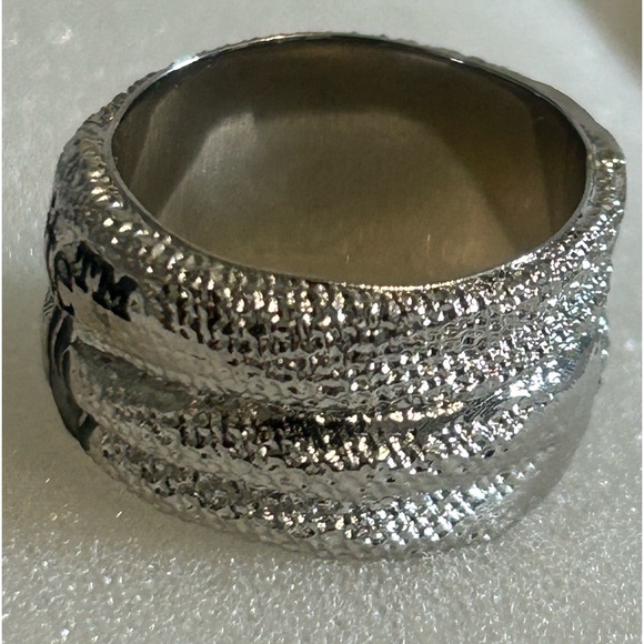 Off-White Swimming Logo Ring 100% Brass Silver Tone NWB Size 9 - Picture 2 of 7